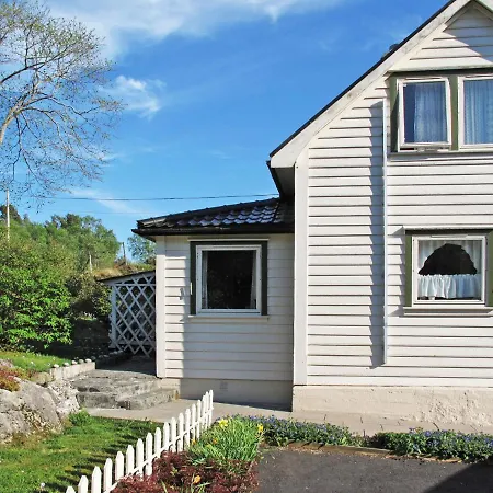 Nyaraló Bjorkeneset By Interhome Uggdal