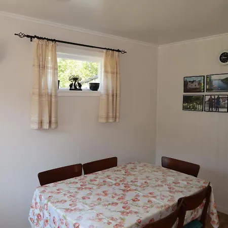 Bjorkeneset By Interhome Vakantiehuis Uggdal